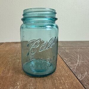 Ball Perfect Mason‎ PINT #1 1923 - 1933 Aqua Blue Glass Jar farmhouse decor
